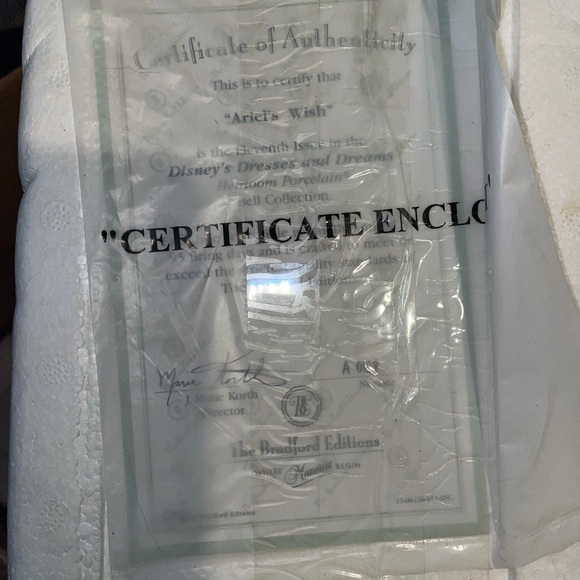 Collectible Porcelain Disney Princess Bells (11) - Picture 5 of 11